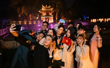 Đến Văn Miếu - Quốc Tử Giám trải nghiệm “Một đêm hóa sĩ tử” với công nghệ AI