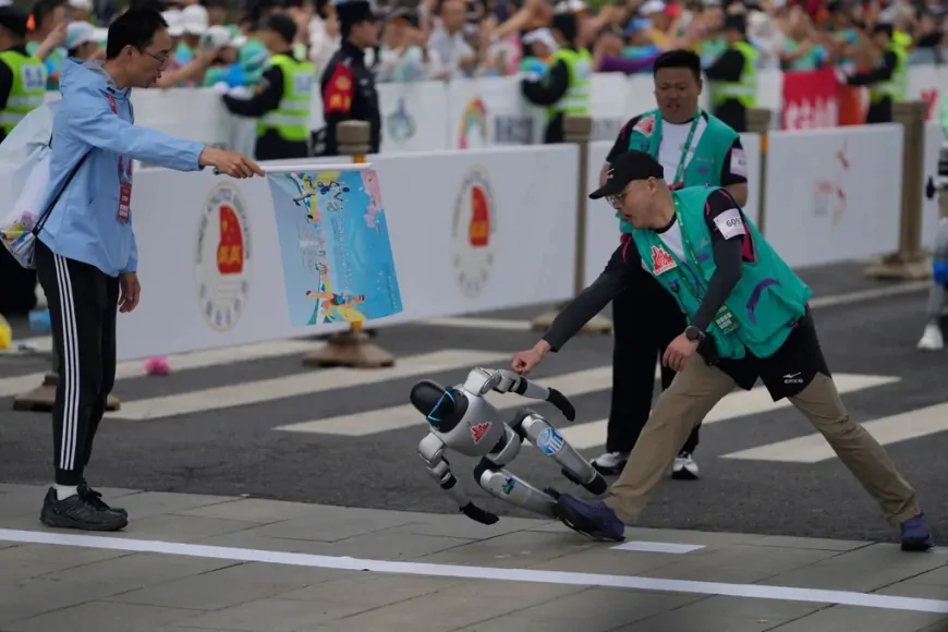 Kết quả cuộc thi chạy bán marathon đầu tiên giữa con người và robot