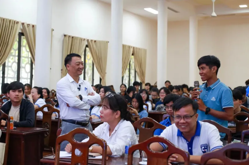Sinh viên làm chủ AI để nâng cao tư duy và kỹ năng học thuật