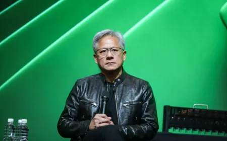 Jensen Huang chỉ trích dự báo 'AI gây thất nghiệp' của CEO Anthropic