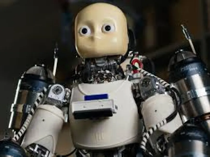 Robot hình người biết bay đầu tiên