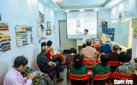 Thầy giáo mở lớp học AI và chuyển đổi số miễn phí cho người cao tuổi