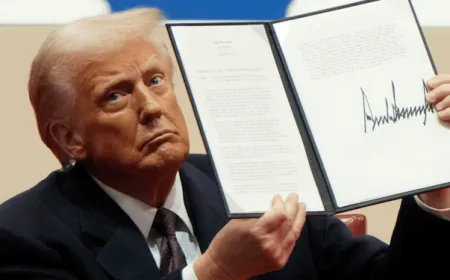 Tổng thống Trump cấm “debanking” để bảo vệ ngành tài sản số