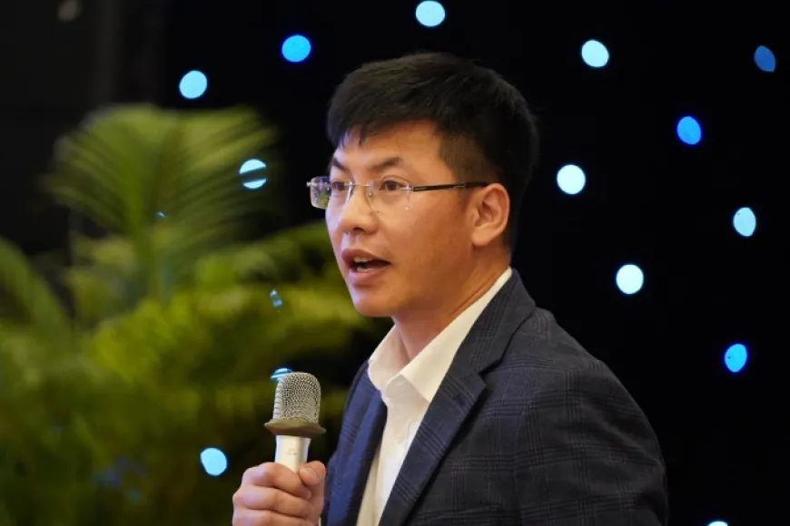 'Nên phổ cập AI toàn dân trước khi tính chuyện nghiên cứu'