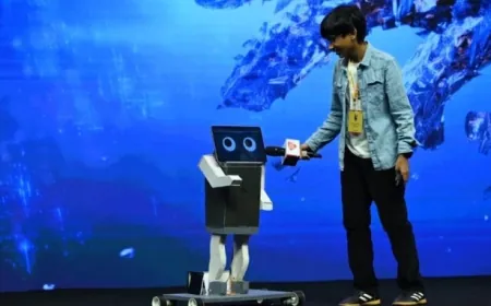 Thần đồng AI 16 tuổi điều hành startup 200 triệu USD