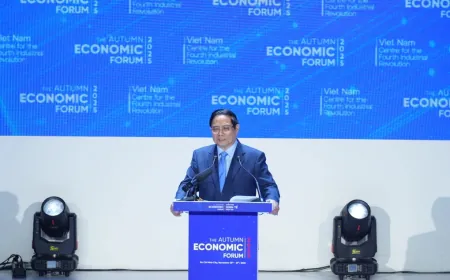 Thủ tướng: Chuyển đổi xanh và chuyển đổi số là yêu cầu cấp thiết