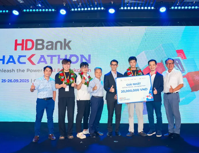 Sinh viên phát triển giải pháp trợ lý tài chính bằng AI