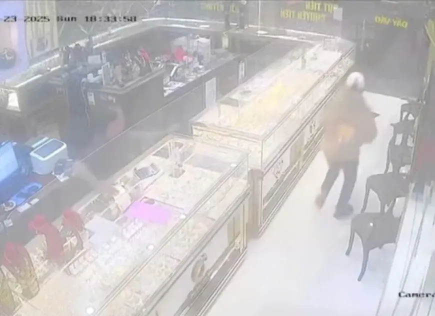 Cướp tiệm vàng vì... đầu tư tiền ảo thua lỗ