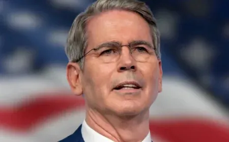 Bộ trưởng Ngân khố Mỹ nói “chuyển tới El Salvador” hoặc chấp nhận quy định chặt chẽ